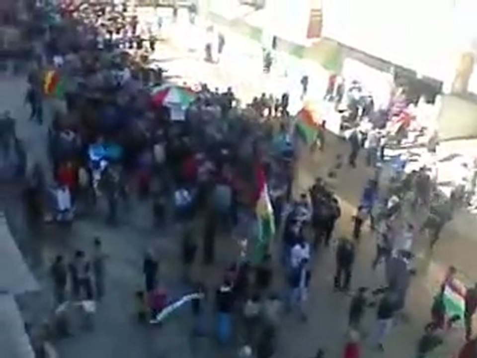 فري برس   مظاهرة سري كانيهراس العين جمعة عذرا حماة 3 2 2012