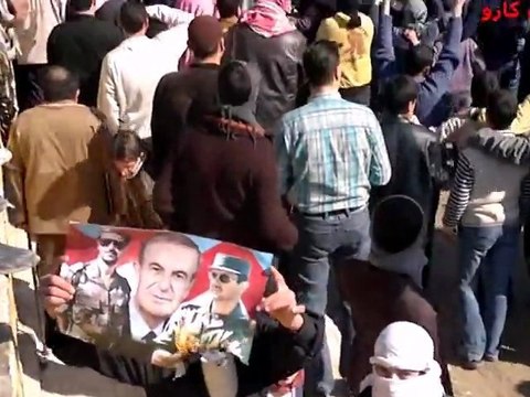 فري برس مظاهرة حماه حي كازو جمعة عذرا حماه سامحينا 3 02 2012 ج1