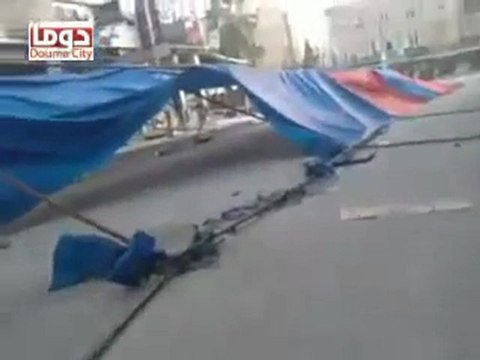 فري برس ريف دمشق دوما حرق وتدمير خيمة عزاء الشهداء من قبل الأمن3 2 2012