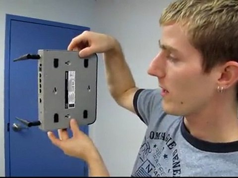 Cisco Small Business RV220W Wireless N Firewall Unboxing & Showcase Linus Tech Tips