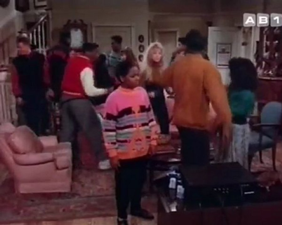 la vie de famille S1E16 "Une boum explosive"