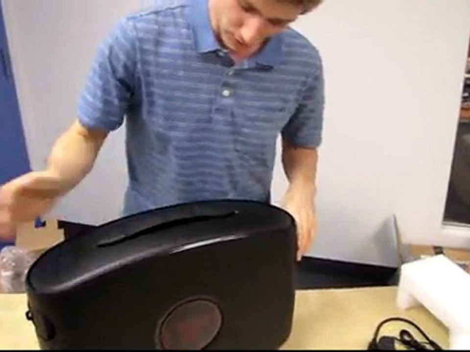 Project GAEMS G155 Mobile HD Xbox 360 PS3 Case Unboxing & First Look Linus Tech Tips