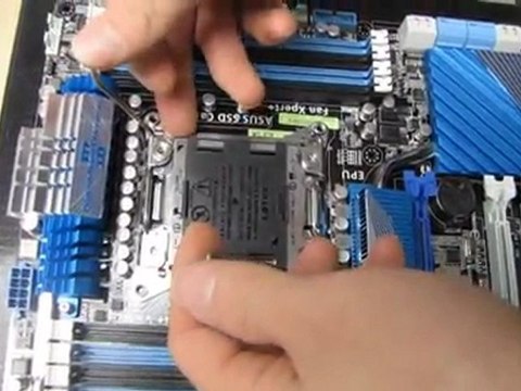 ASUS P9X79 Deluxe SB-E SLI Motherboard Unboxing & First Look Linus Tech Tips
