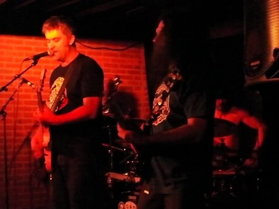 rapido (mes nuits sans black and white) + I don't wanna be a hippie ( nono futur - live au bateau ivre  03-02-2012 concert de soutien au local 66 )12