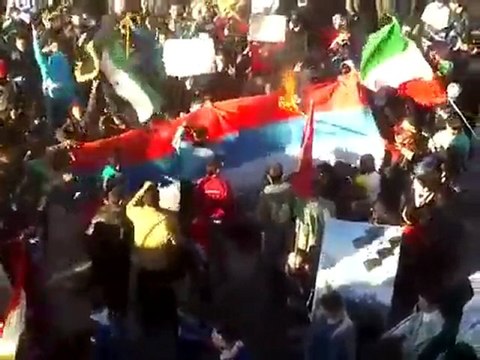 فري برس قامشلو احراق العلم الروسي 4 2 2012