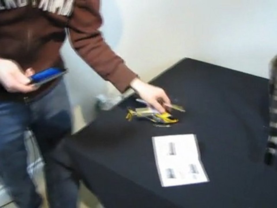 iHelicopter Bluetooth RC Helicopter for iPhone iPod iPad Unboxing & First Look Linus Tech Tips