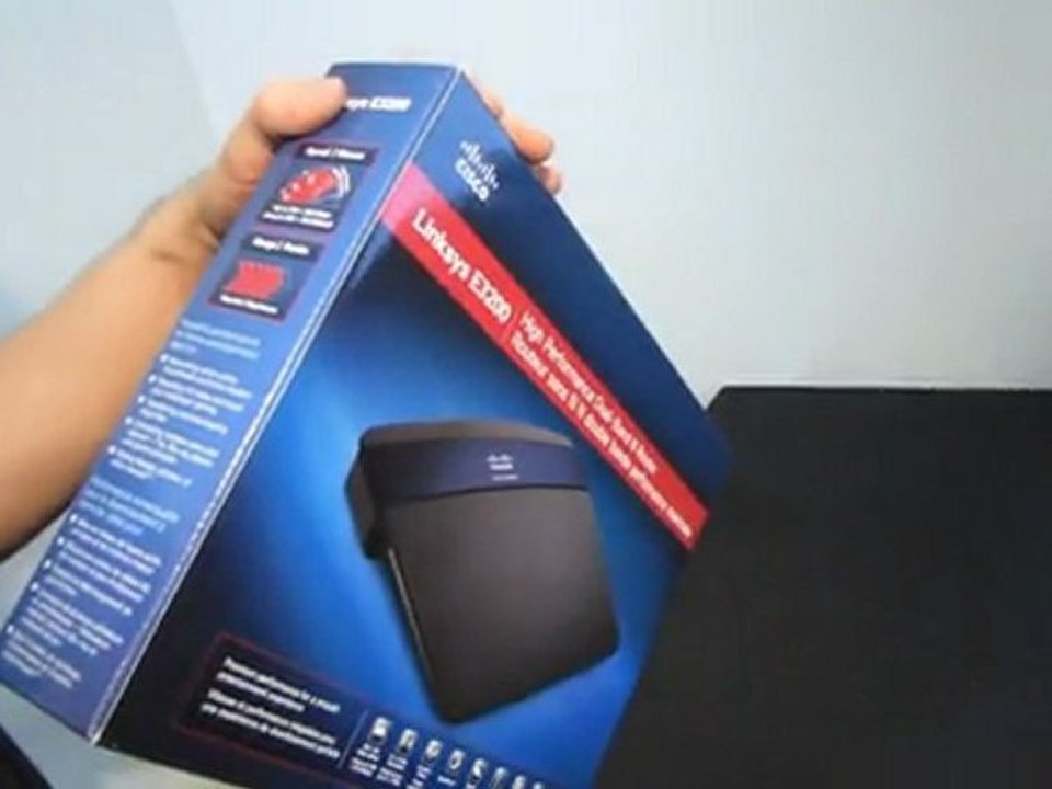 Linksys E3200 Dual Band Wireless N Router Unboxing & First Look Linus Tech Tips