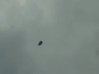 ufo.ballon dirigeable? Parque Chacabuco.02 .02. 2012,