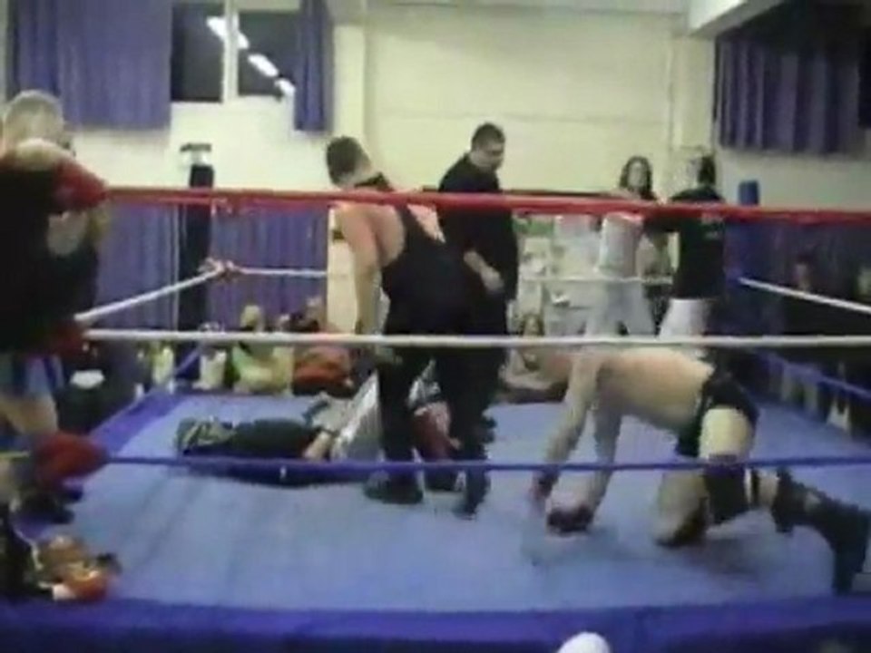 W/Chaos, Destiny and Bubbles vs. Zak Zodiac, Mike Mercury and the Norfolk Dolls