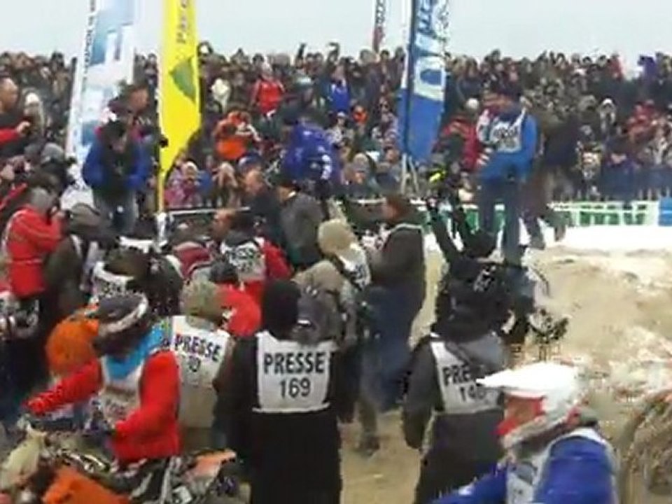 Arrivée de l'enduropale 2012 : Jean-Claude Moussé a gagné !
