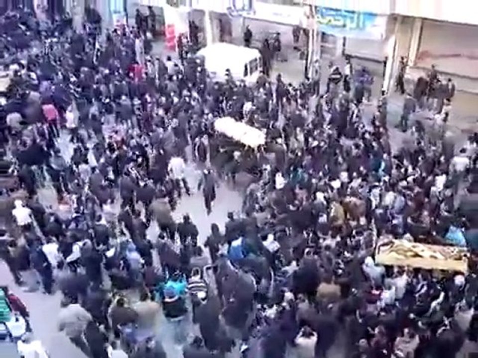 فري برس  ريف دمشق التقاء جموع المشيعين في داريا 4 2 2012