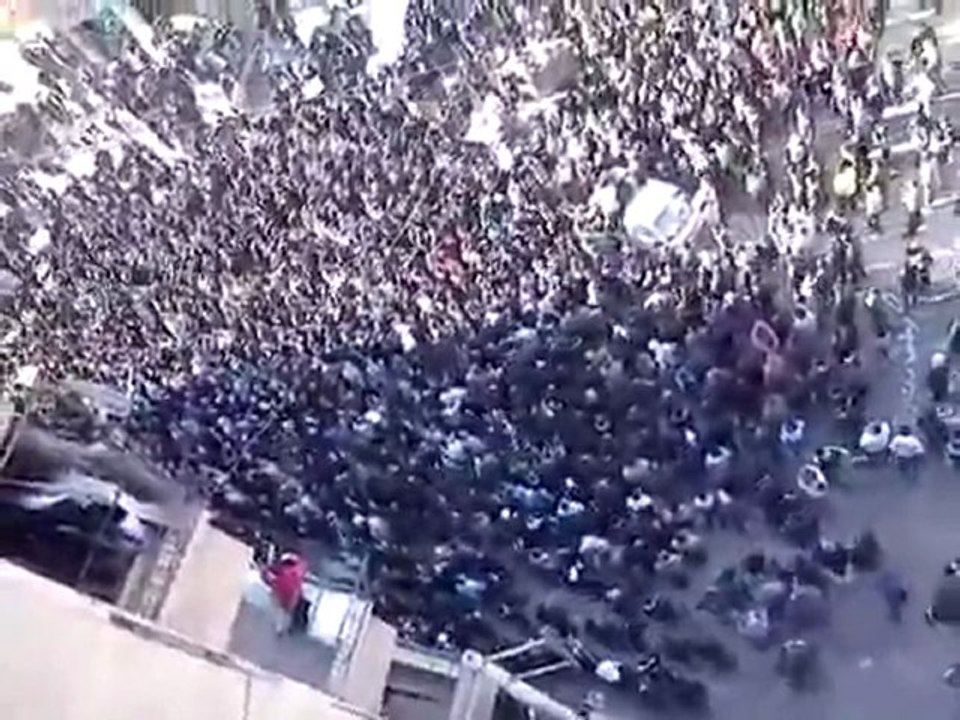 فري برس   ريف دمشق داريا آلاف المشيعين في ساحة الحرية 4 2 2012