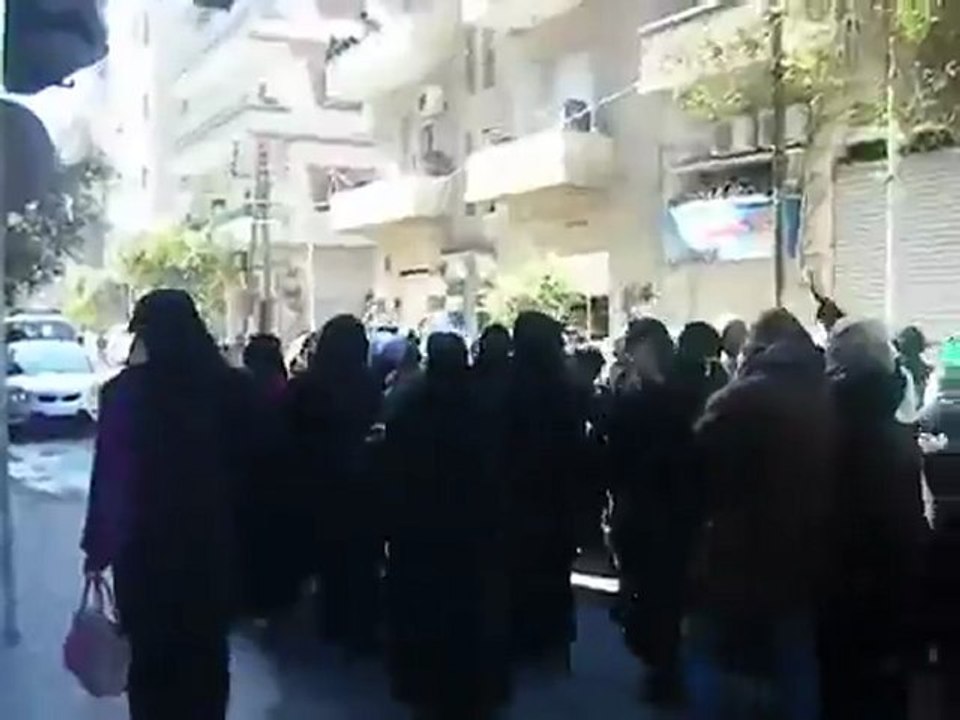 فري برس   ريف دمشق حرائر التل يا بشار صبرك صبرك هي التل بتحفر قبرك 4 2 2012