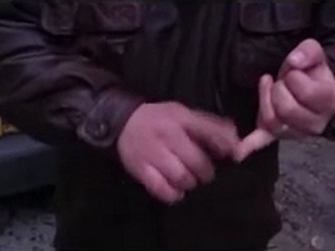 فري برس حمص الخالدية احد المواطنين يروي كيف استشهد اخوته وابنائهم صباح 4 2 2012