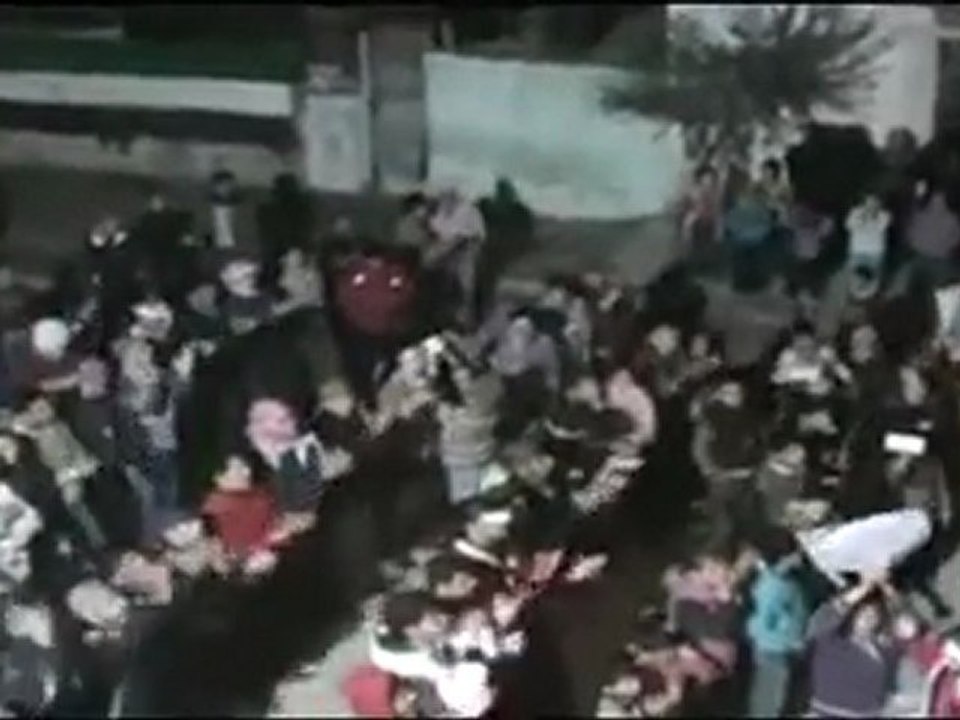 فري برس   حماه  مظاهرة مسائية في طريق حلب شارع التوحيد 4 2 2012