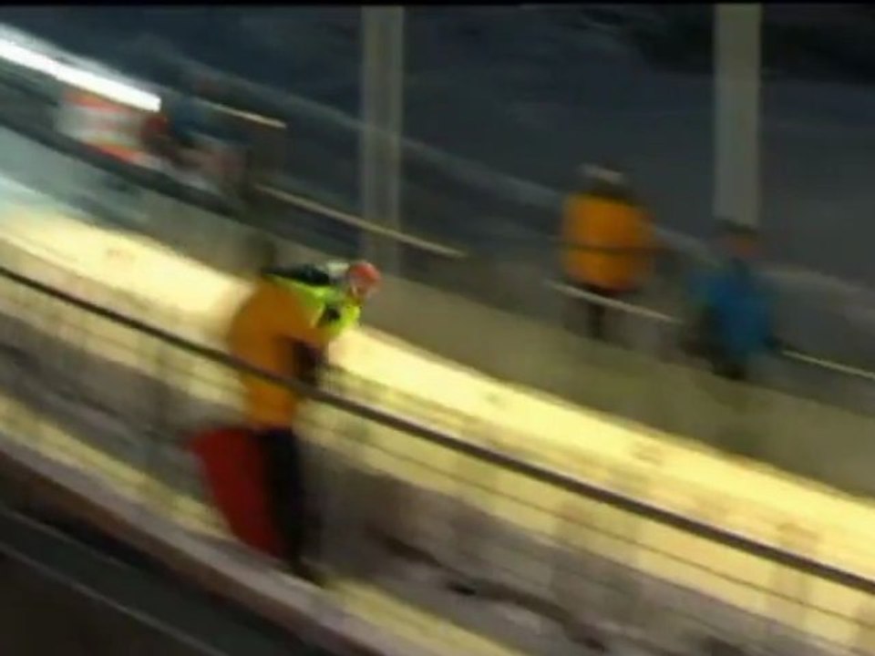 Saltos - Schlierenzauer triunfa en Italia