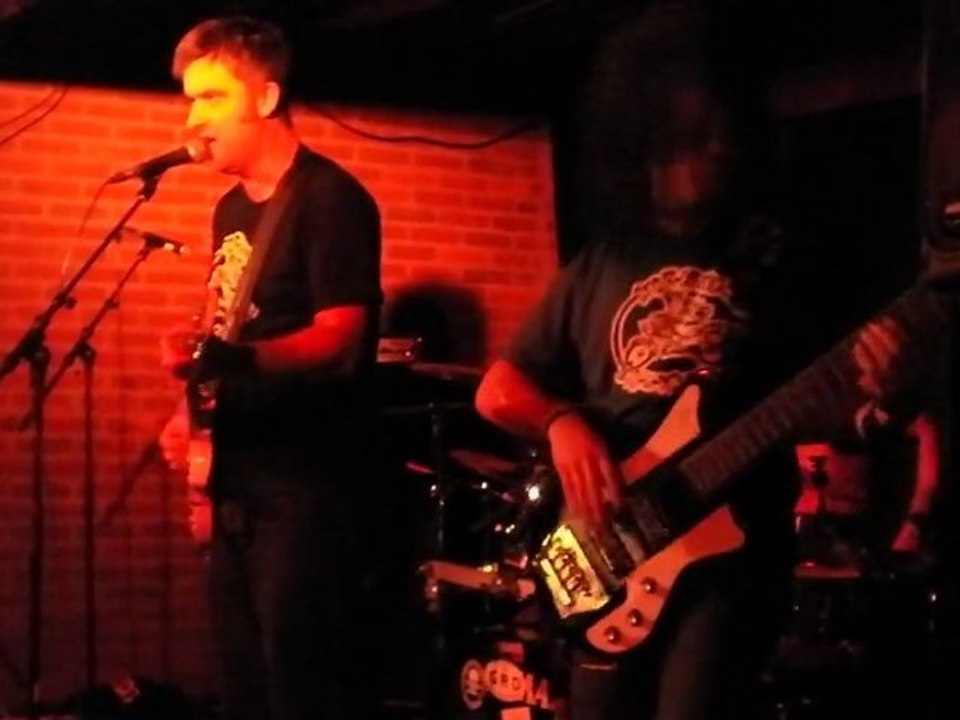 Crève salope ( nono futur - live au bateau ivre  03-02-2012 concert de soutien au local 66 ) 4