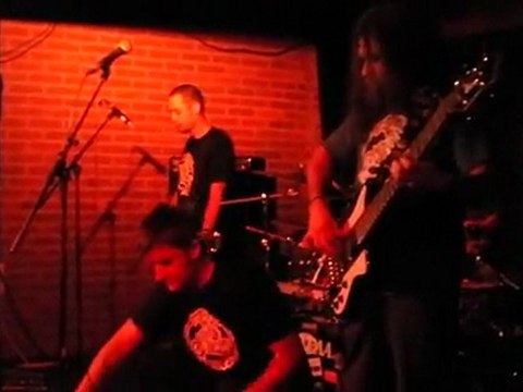 Rendez-vous aux vespasiennes ( nono futur - live au bateau ivre 03-02-2012 concert de soutien au local 66 ) 2