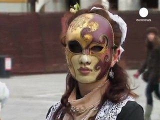 Venise : "La vie est un théâtre. Sortez masqués"