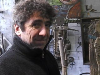 CHRISTOPHE sculpteur dans son atelier - février 2012