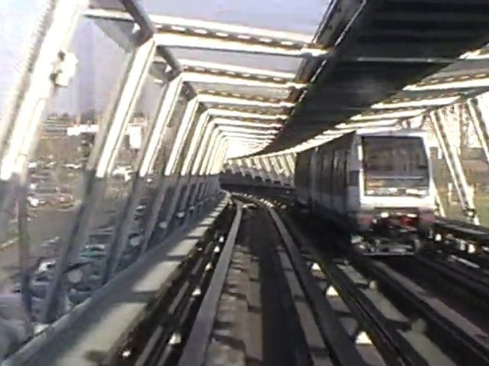 VAL206 : Voyage à l'arrière entre les stations Balma Gramont et Argoulets sur la ligne A du métro de Toulouse