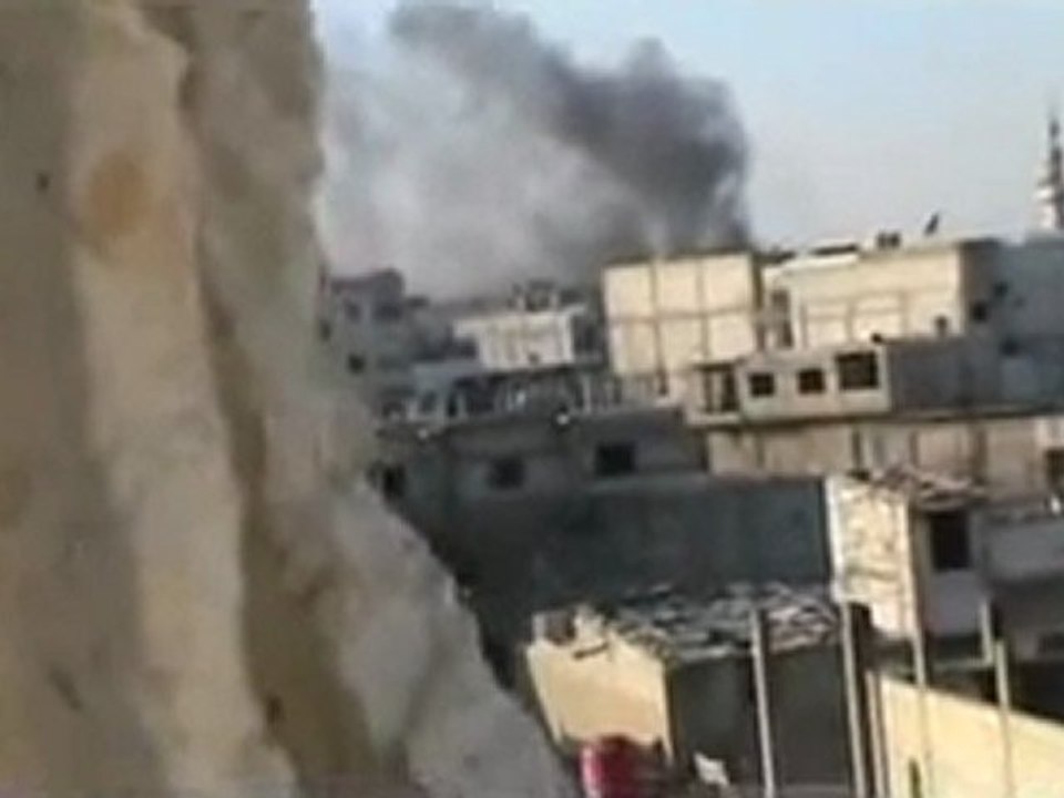 فري برس   حمص حي عشيرة إجتياح الحي من قبل شبيحة الأسد 5 2 2012