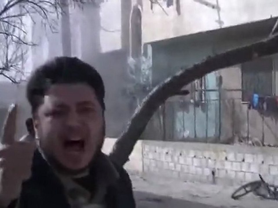 فري برس   حمص باباعمرو ابو صلاح والقصف على الحي 5 2 2012