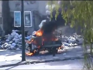 فري برس   حمص باب تدمر استهداف سيارة تقوم بنقل القمامة 5 2 2012