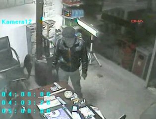 Maskeli Silahlı Soyguncular Benzinciyi Soydu