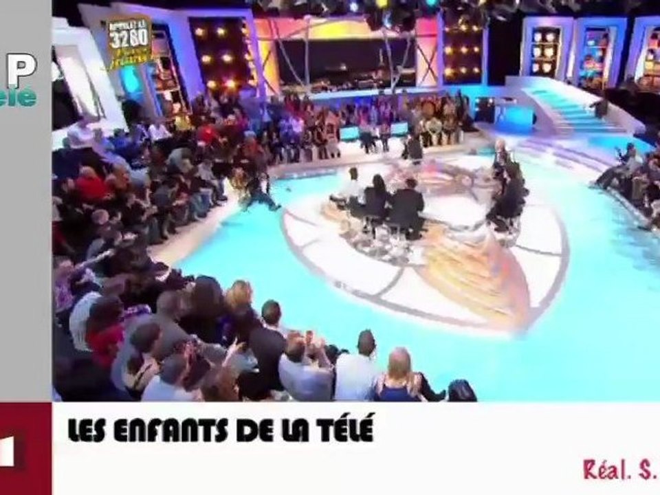 Zapping people du 06/02/2012 - Doigt d'honneur furtif pendant le Super Bowl !