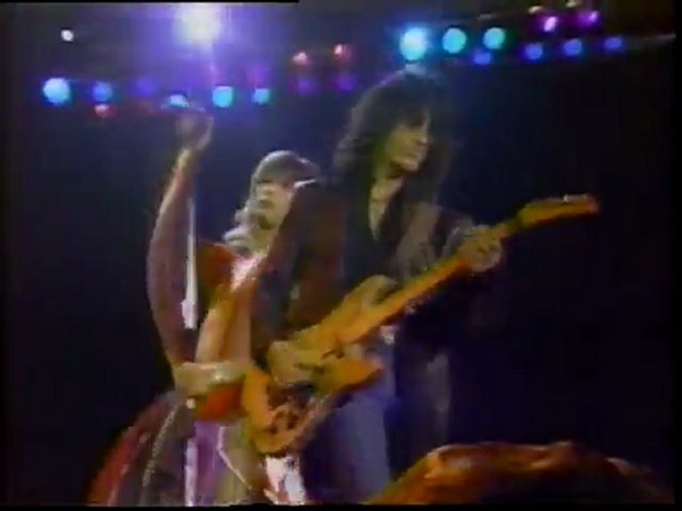 Walk This Way (LIVE) / RUN DMC & AEROSMITH