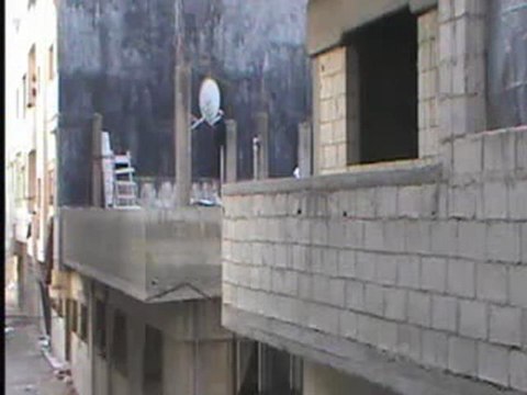 فري برس حمص بابا عمرو قصف عنيف بالقذائف العشوائيه من قبل عصابات الاسد 6 2 2012 ج4