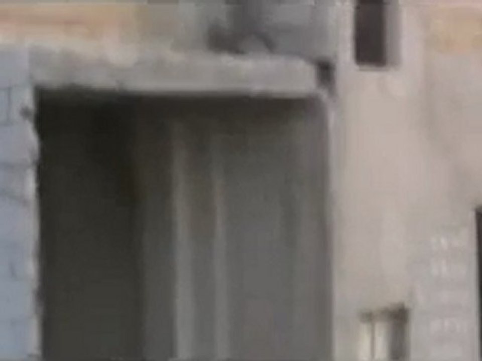 فري برس   حمص بابا عمرو قصف عنيف بالقذائف العشوائيه من قبل عصابات الاسد 6 2 2012 ج2