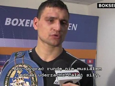 Aleksander Aleksiejew po wygranej z Enadem Liciną i zdobyciu mistrzostwa Europy (Frankfurt, 4.02.2012)