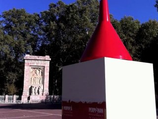 MA2F INSTALLATION du + GRAND ENTONNOIR du MONDE