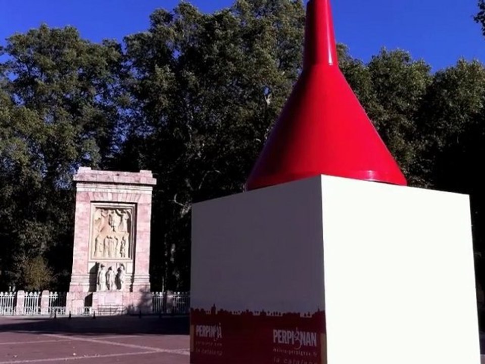 MA2F INSTALLATION du + GRAND ENTONNOIR du MONDE