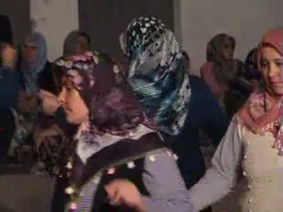 bigadiç topalak köyü aşağı yoldan oyunu.(bayram garan)kamerasıyla.