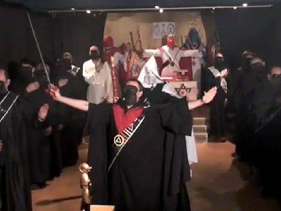 NON CELA N'EST PAS UNE SECTE - Golden Dawn Pentagram Ritual (LBRP - Lesser Banishing). - Temple Mère Ahathoor de Paris