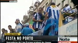A Festa na Avenida dos Aliados FC Porto vencedor da Liga Europa - RTPN 19-05-2011