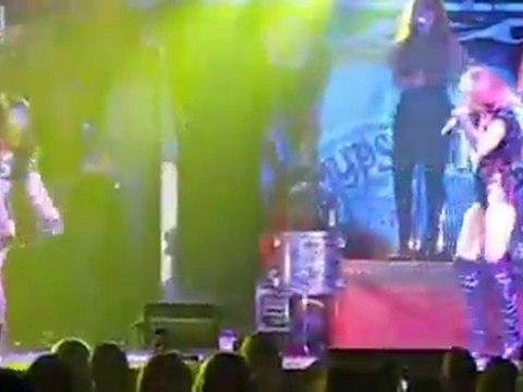 Rihanna, Britney Spears Strip Down