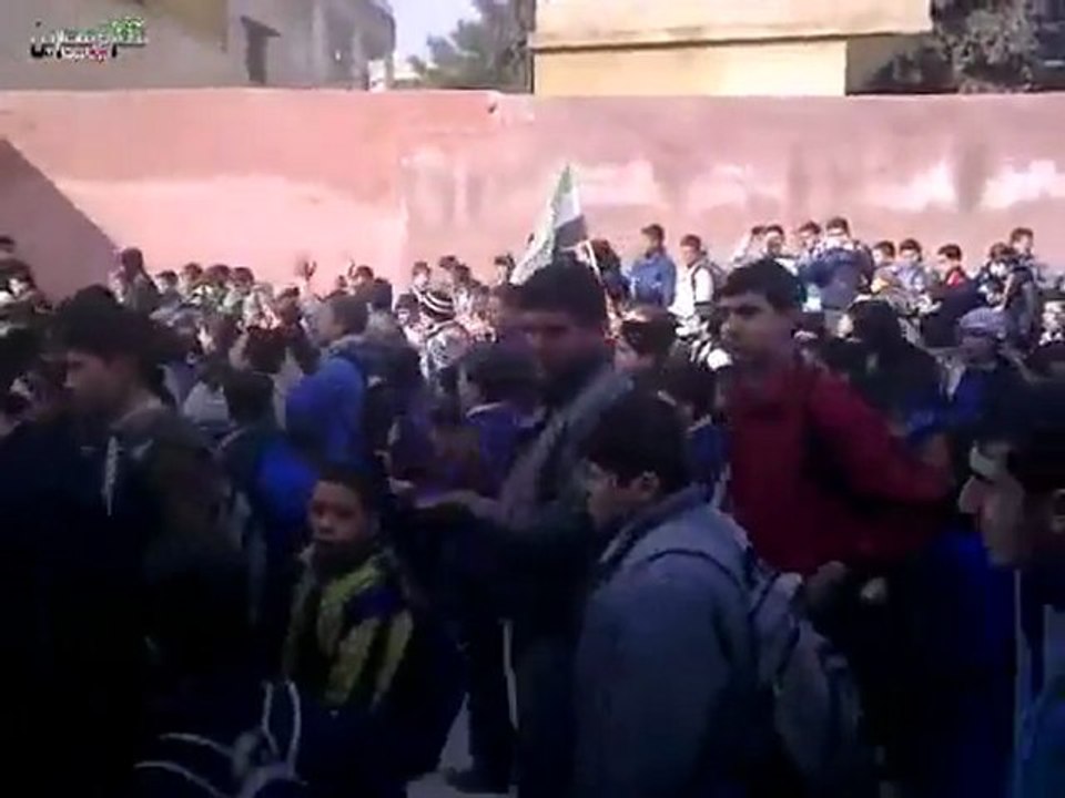 فري برس   معرة مصرين مظاهرة طلابية نصرة لحمص العدية 6 2 2012