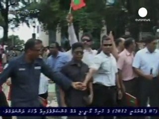 Maldive, si dimette il presidente. Scontri nella capitale