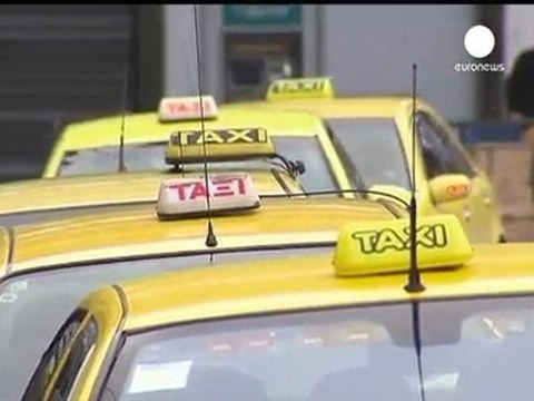 Grecia: Ue rilancia allarme default, proteste ad Atene