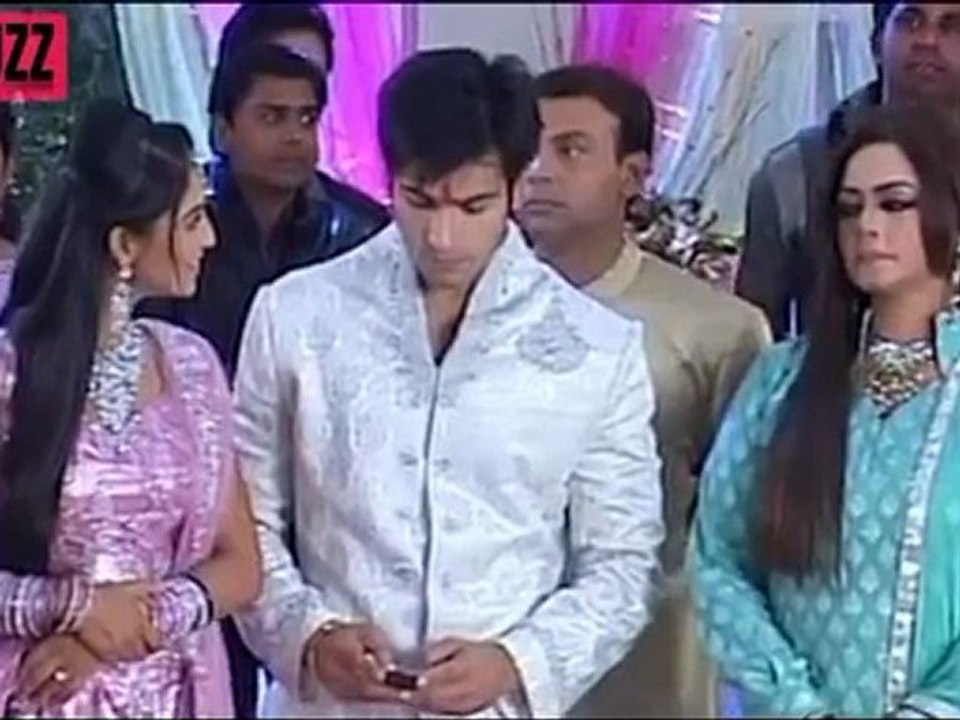 Manvi gets HOSPITALIZED in Ek Hazaaron Mein Meri Behna Hai 7th February 2012