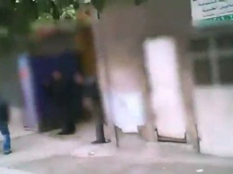 فري برس دمشق كفرسوسة جانب من الاشتباكات بالحجارة بين المتظاهرين وقوات القمع 6 2 2012