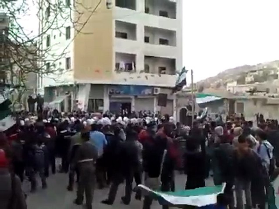 فري برس   دمشق حي برزة الدمشقي مظاهرة طلابية نصرة لحمص و الزبداني 6 2 2012 ج2