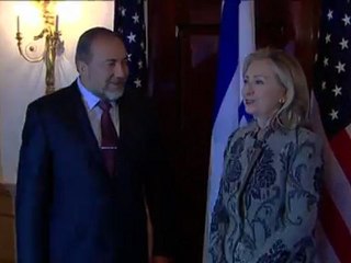 Clinton meets Israeli FM amid Iran crisis