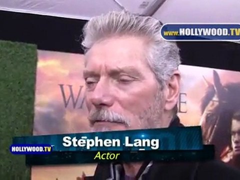 Steven Spielberg, Ed Westwick, David Kross, Elizabeth Olsen en el estreno de War Horse