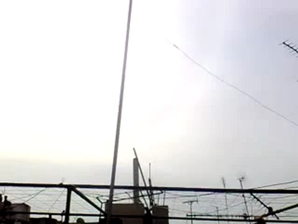 فري برس   اصوات القصف بالصواريخ حمص الخالدية 6 2 2012