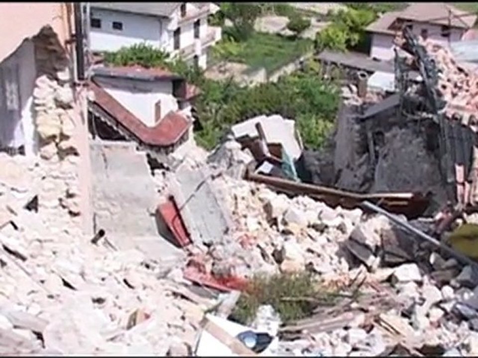 L'Aquila, 2 mois après le tremblement de terre
